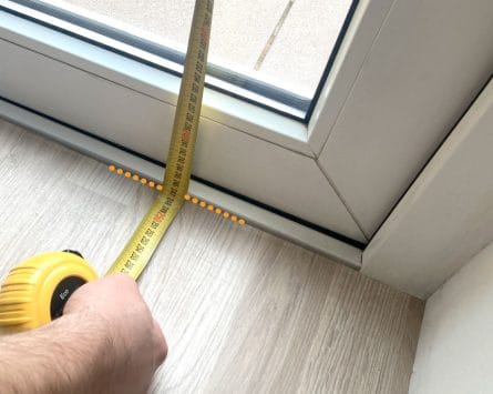 plisē insektu sietu mērīšana